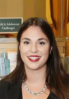 Victoria Aveyard