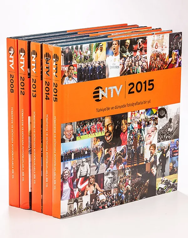 Almanak Seti (5 Kitap) Türkiye'de ve Dünyada Fotoğraflarla Beş Yıl