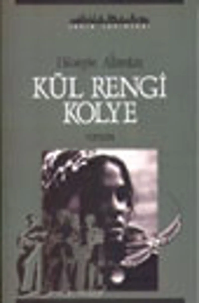 Kül Rengi Kolye